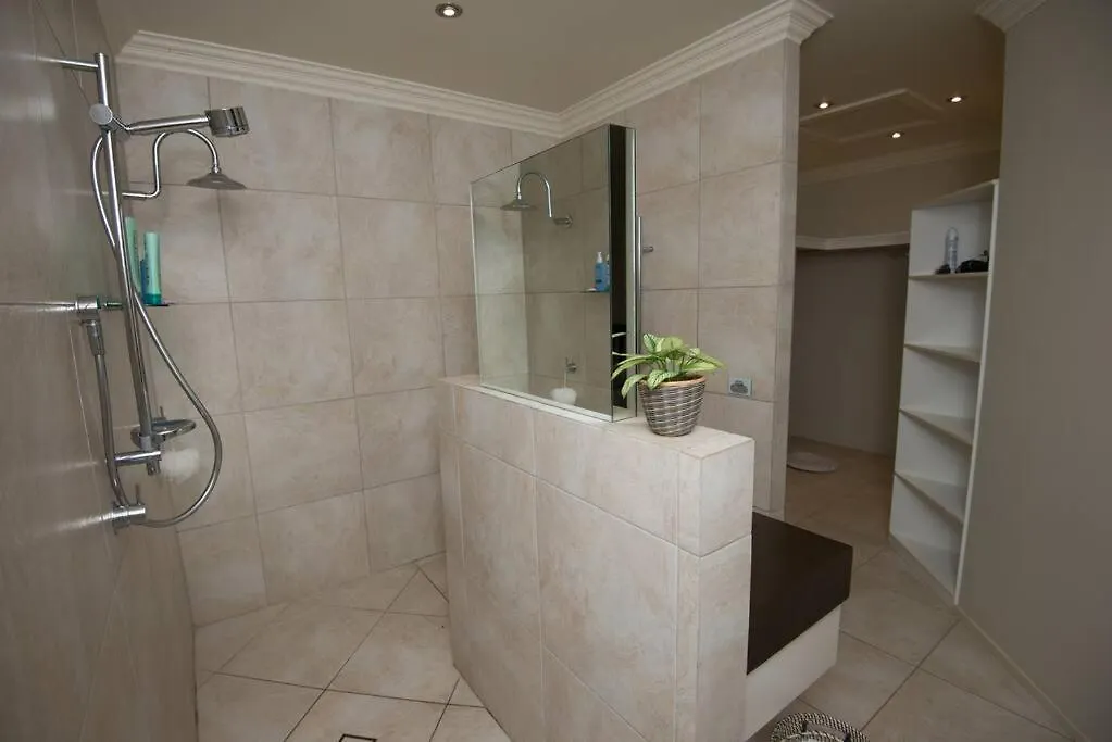 Luxury Rainforest Eyrie With Panoramic Views Mossman 0*,