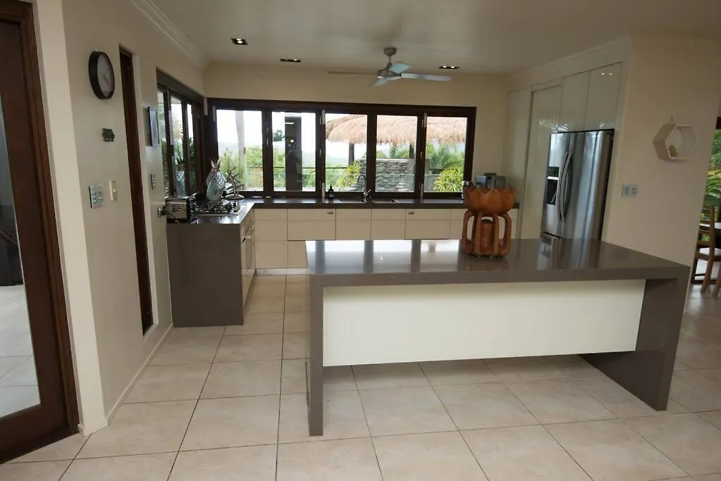 Luxury Rainforest Eyrie With Panoramic Views Mossman 0*,